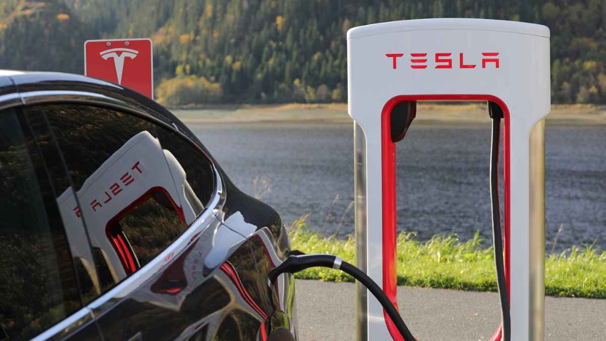 Electric cars under the spotlight: more expensive than driving a gasoline-powered car?