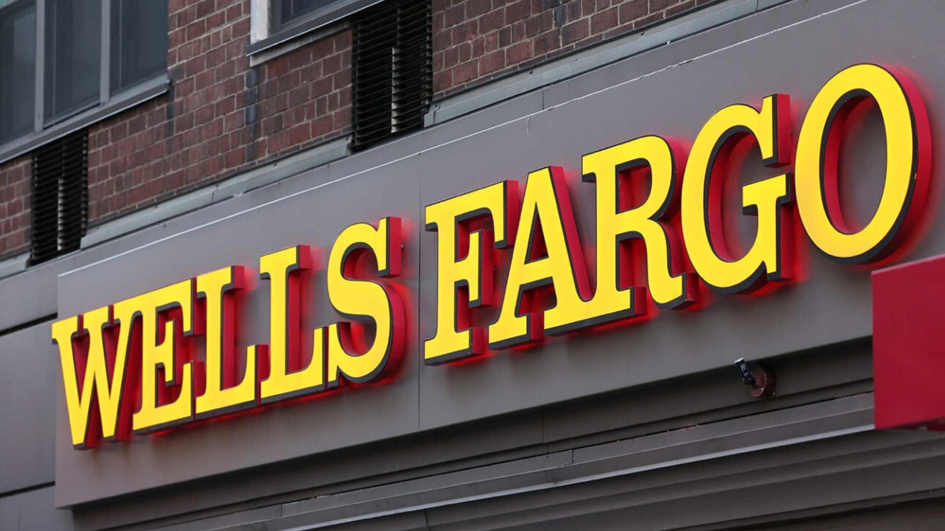 Wells Fargo branch sign promoting $125 clear access banking bonus valid until july 8 2025