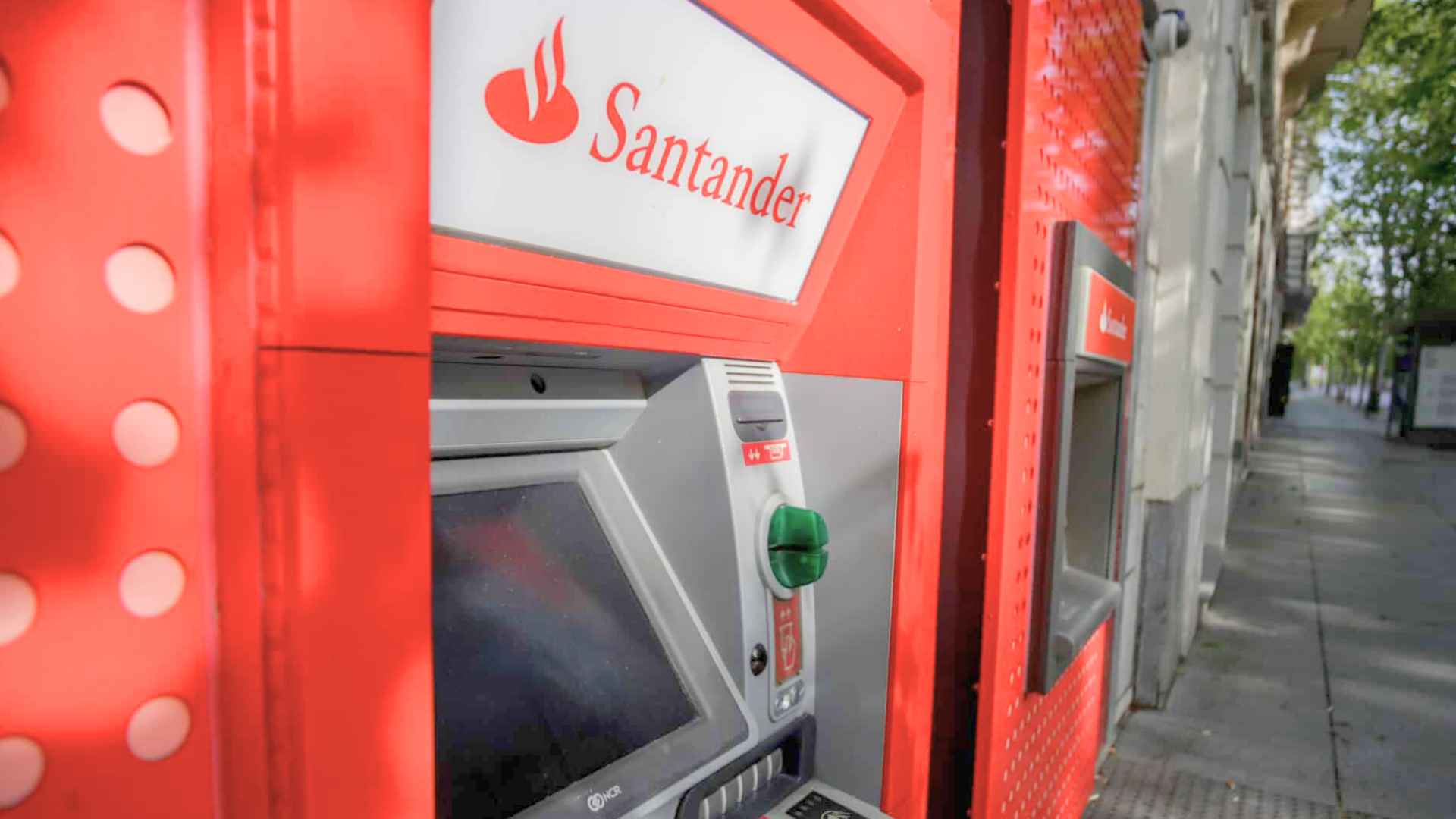 Accessible ATM at a Santander bank branch in Spain, subject to June 28 accessibility law changes