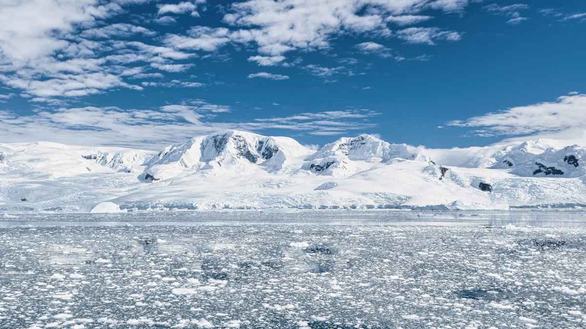 Panoramic view of East Antarctica, where scientists discovered a hidden 34-million-year-old landscape beneath thick ice
