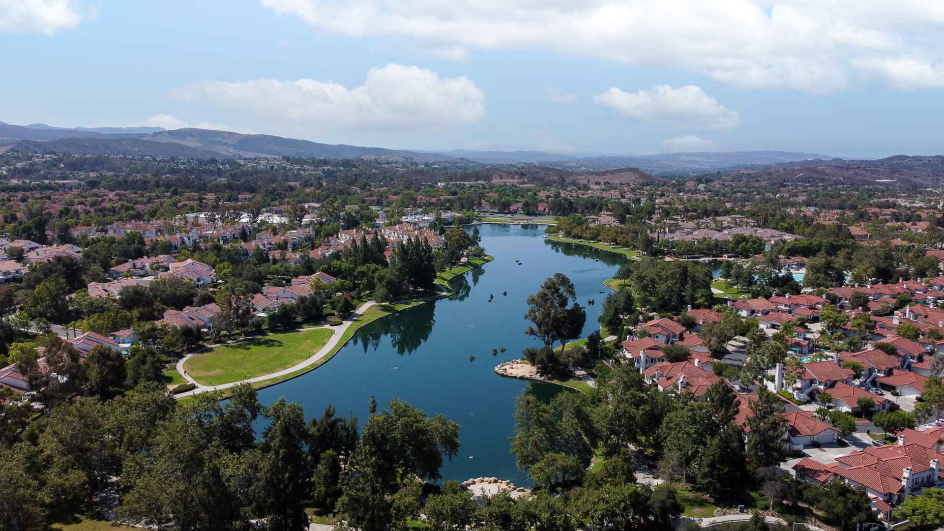 Rancho Santa Margarita California aerial view of lake and homes in the safest city in the state