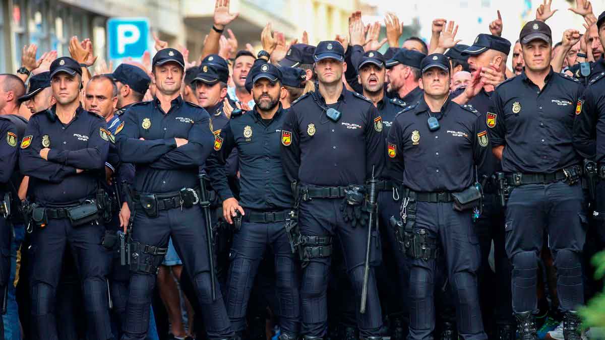 Así es la nómina de un policía nacional en España.