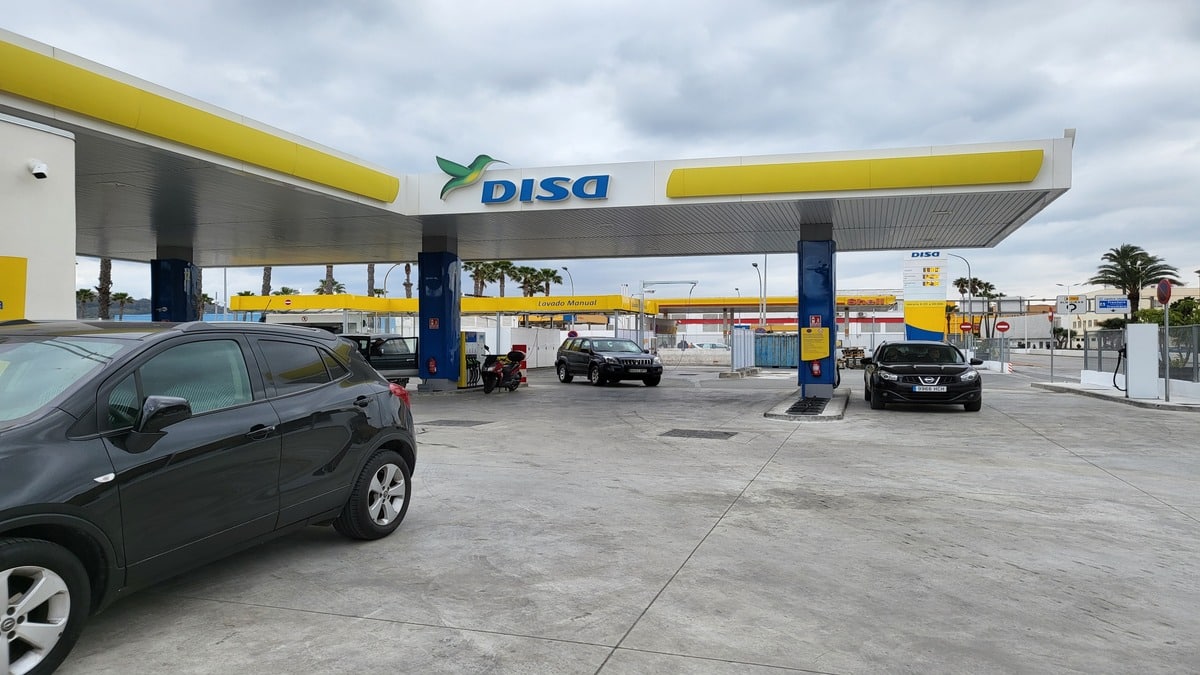 DISA Holding operario de planta trabajo