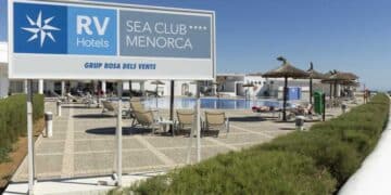 RV hotels camarero/a de pisos Menorca