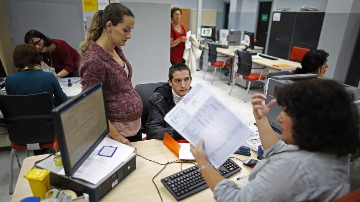 Trabajadores pago extra 300 euros