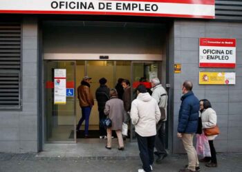 Ayuda del SEPE de casi 2.880 euros para mujeres en paro.