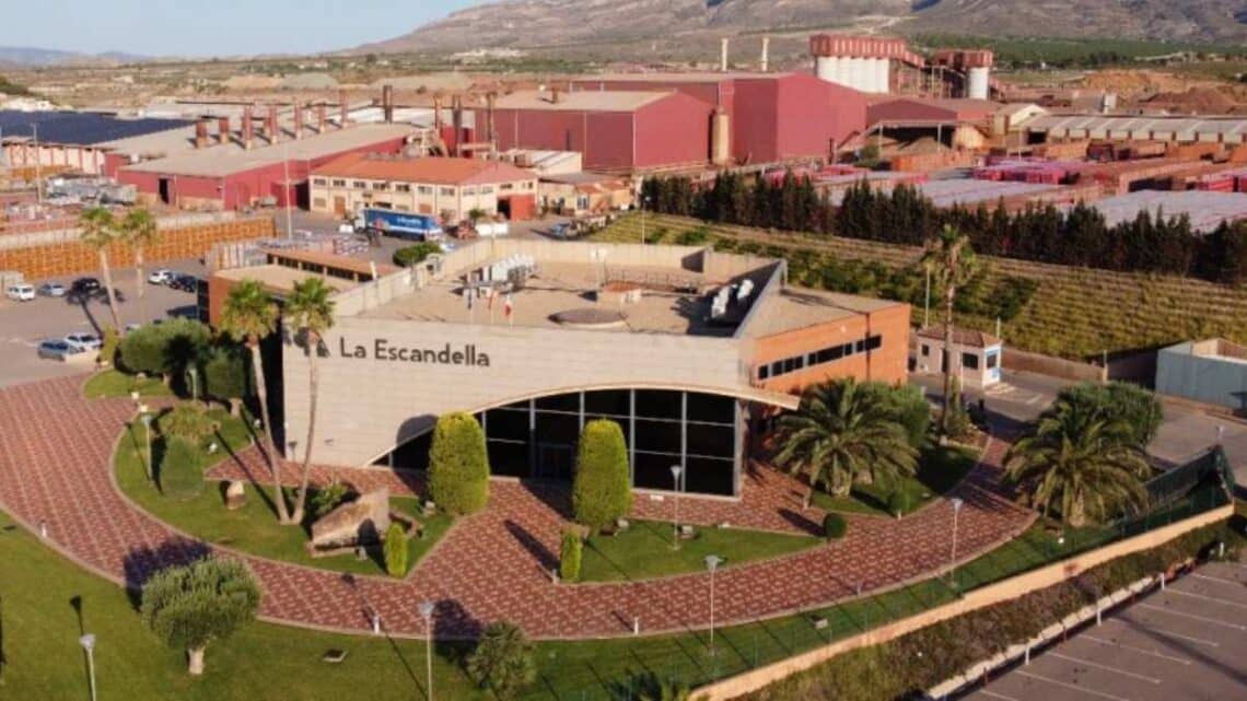 Cerámica La Escandella busca empleados para Alicante.