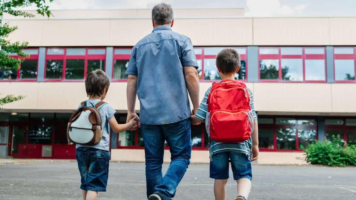 Ayuda de 1.000 euros para padres por Seguridad Social.