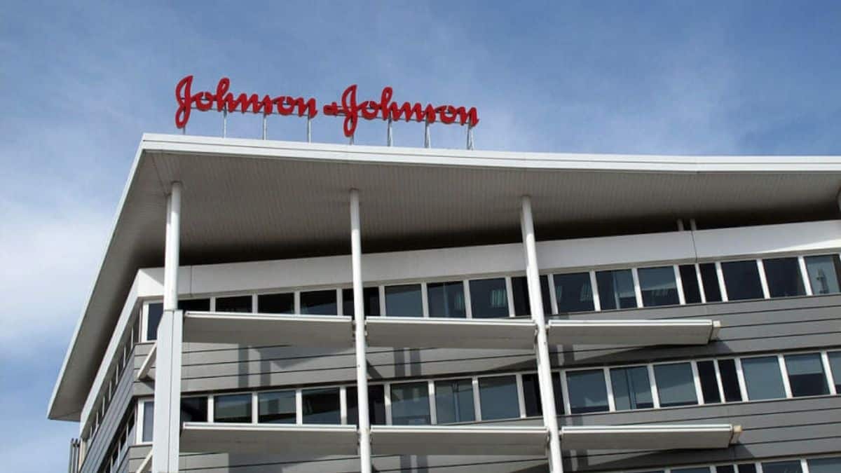 Johnson & Johnson lanza ofertas de empleo en España.