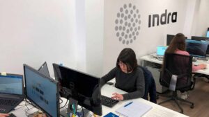 Esta es la nómina de un trabajador de INDRA: sueldo, convenios y beneficios