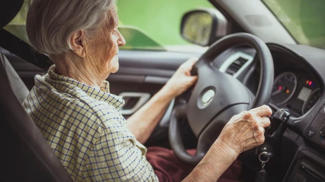 DGT carnet de conducir mayores 65 años