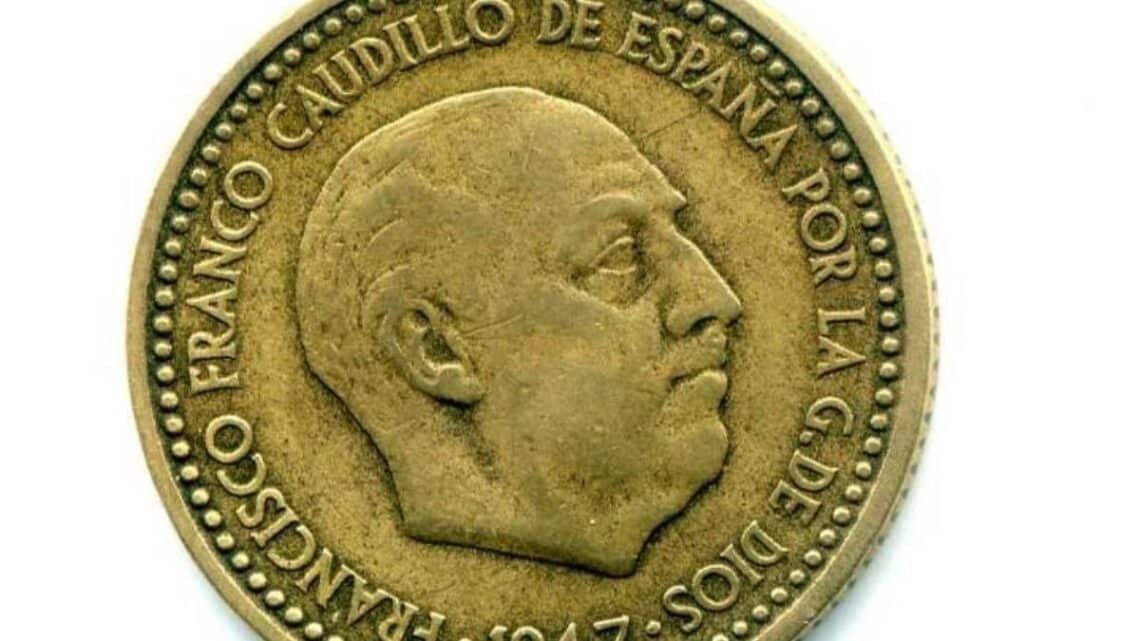 Moneda de peseta valiosa con la cara de Franco.