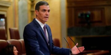 El presidente del Gobierno durante su intervención en el Congreso tras la aprobación del nuevo decreto que afecta a rentas bajas.