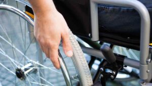 Ayudas compatibles con la incapacidad permanente total y absoluta tras la última reforma
