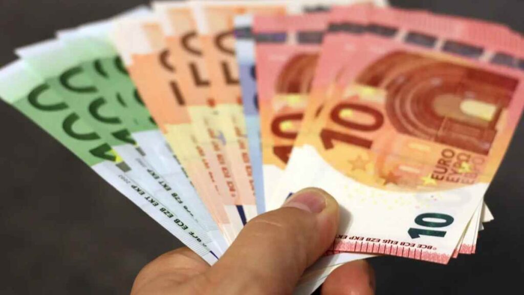 Esta es la ayuda de hasta 3.000 euros del SEPE para desempleados con ...