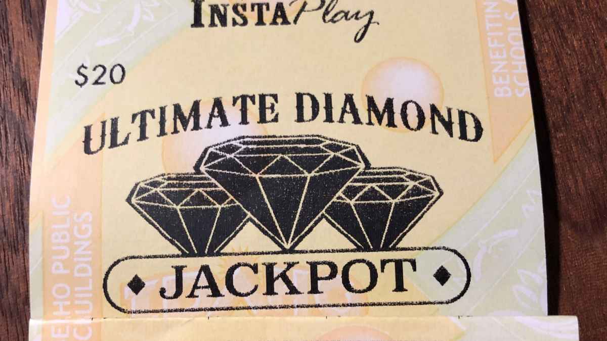 Boleto ganador de la lotería Ultimate Diamond Jackpot comprado en Chicago por un turista que ganó más de 3 millones de dólares