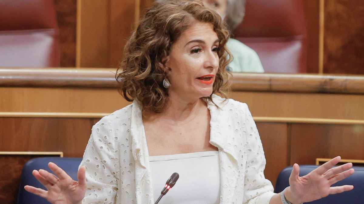 Representante del Ministerio de Hacienda interviene en el Congreso para anunciar los cambios del IRPF que afectarán a los dueños de pisos.