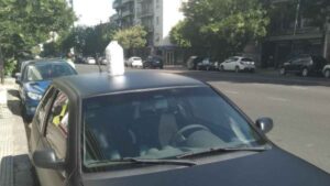 Un código callejero: si ves una botella en el coche aparcado, esto es lo que significa realmente
