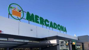 Colas en Mercadona para hacerse con el helado que no dura en sus estanterías ni una semana: sabor premium por poco más de 3 euros