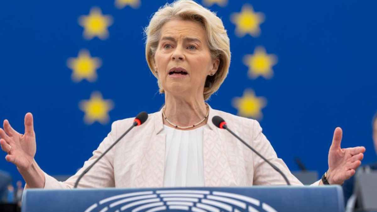 Ursula von der Leyen, Presidenta de la Comisión de la Unión Europea, explica la prohibición de llevar baterías portátiles en equipaje facturado