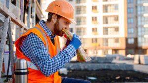 El tiempo que tienes para comer en una jornada de ocho horas según el Estatuto de los Trabajadores