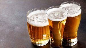 Adiós definitivo a la caña de 20 centilitros: el mítico y popular vaso pequeño de cerveza se despide