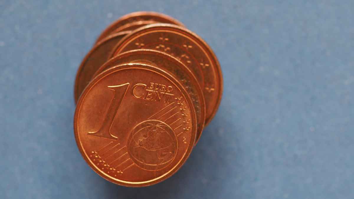 Moneda de 1 céntimo de euro de 2002, diseño de Rolf Lederbogen, ejemplar raro valorado hasta 50.000 euros