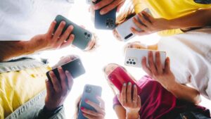Adiós al móvil para siempre: Nokia asegura que será historia antes de 2030 y esta tecnología lo reemplazará