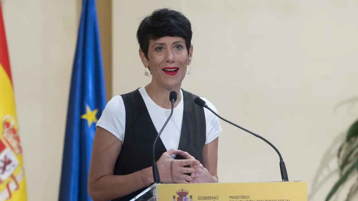 Elma Saiz, portavoz del INSS anuncia los cambios de la incapacidad permanente 2025 y el plus del 20 % para pensionistas mayores de 55 años