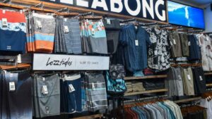 Adiós confirmado y liquidación de stock: cierre masivo de tiendas deportivas por bancarrota deja a 1.400 personas sin empleo