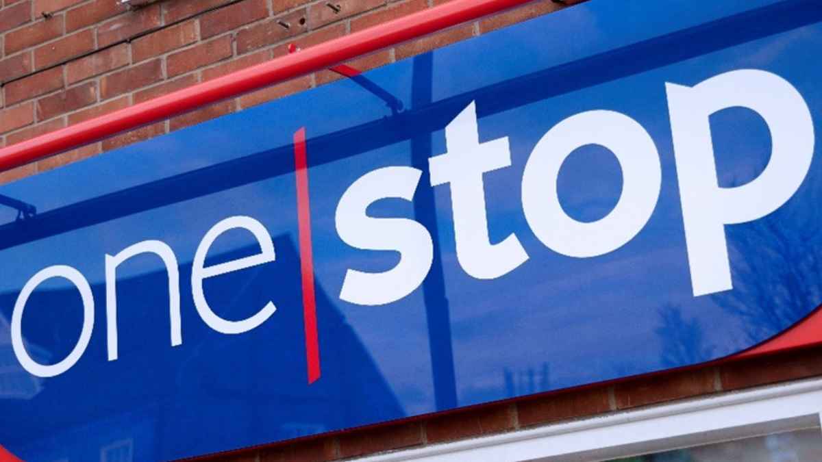 Colas en Madrid por el mayor outlet del centro con móviles desde 35 euros y zapatillas de marca por 20