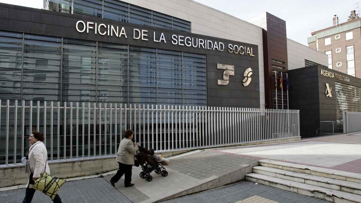 Fachada de la Oficina de la Seguridad Social donde se tramita la jubilación anticipada por discapacidad en 2025