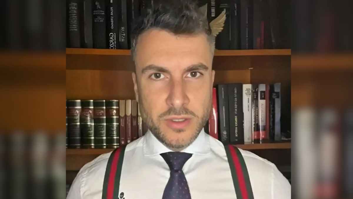 Abogado explicando el truco legal “Goodbye impuesto” para heredar la vivienda sin pagar impuesto de sucesiones