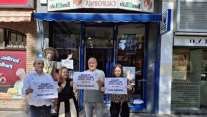 Un grupo de 29 trabajadores de Mercedes juegan siempre los mismos números y esta vez les toca un millón de euros