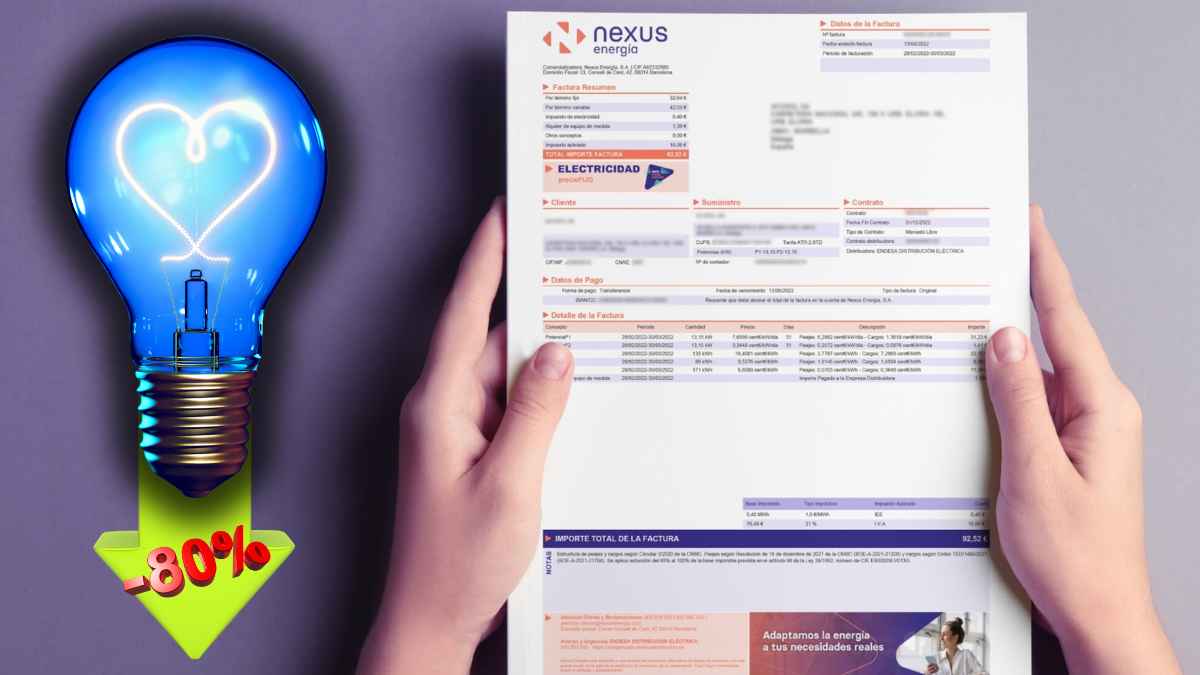 Manos sujetando factura de la luz de Nexus Energía junto a bombilla azul con flecha verde que indica descuento del 80 %, símbolo del bono social 2025.