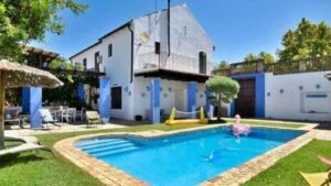 El pueblo sevillano que atrae compradores con casas de 100 metros cuadrados por solo 52.800 euros