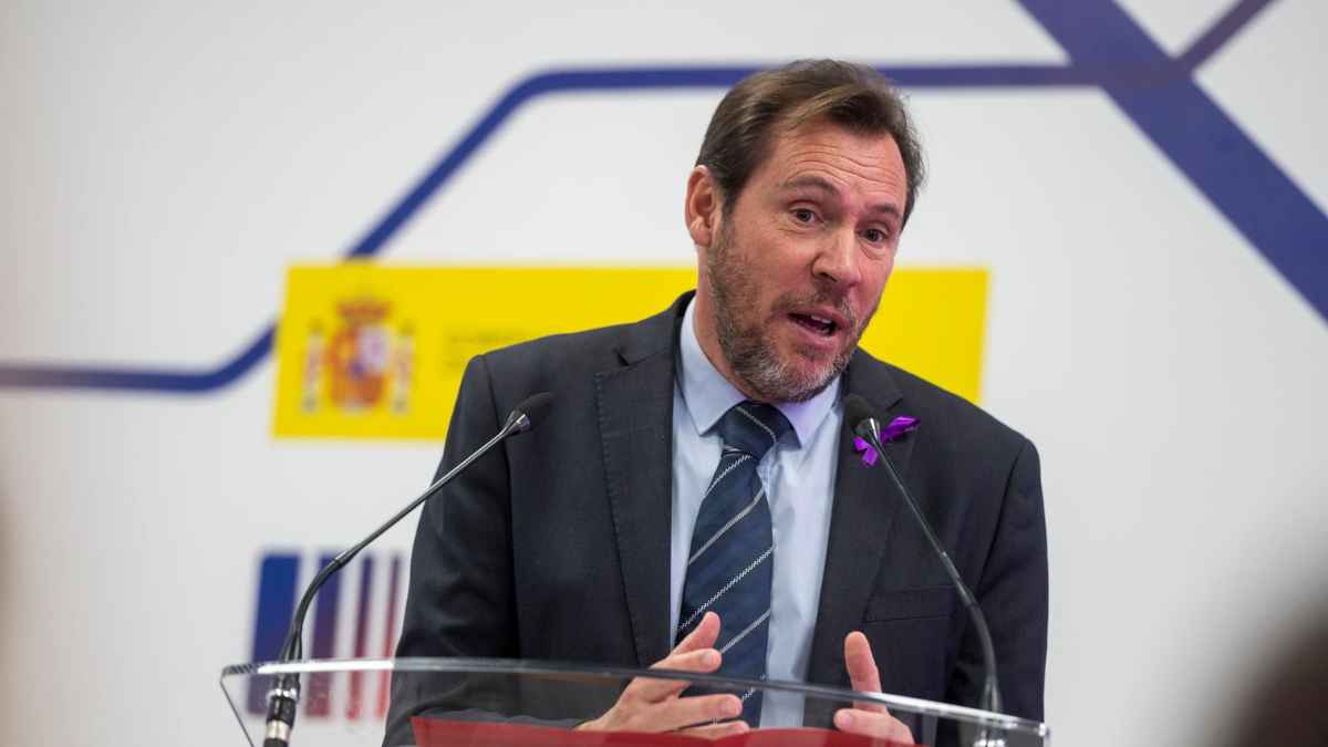 Óscar Puente anuncia la ayuda de 2.000 euros del Gobierno para obtener el carnet de conducir