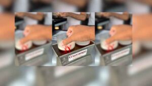 La cerveza siempre helada: el truco de un bar de Huelva que ha conquistado al influencer gastronómico sevillano Juan Antonio Aguayo