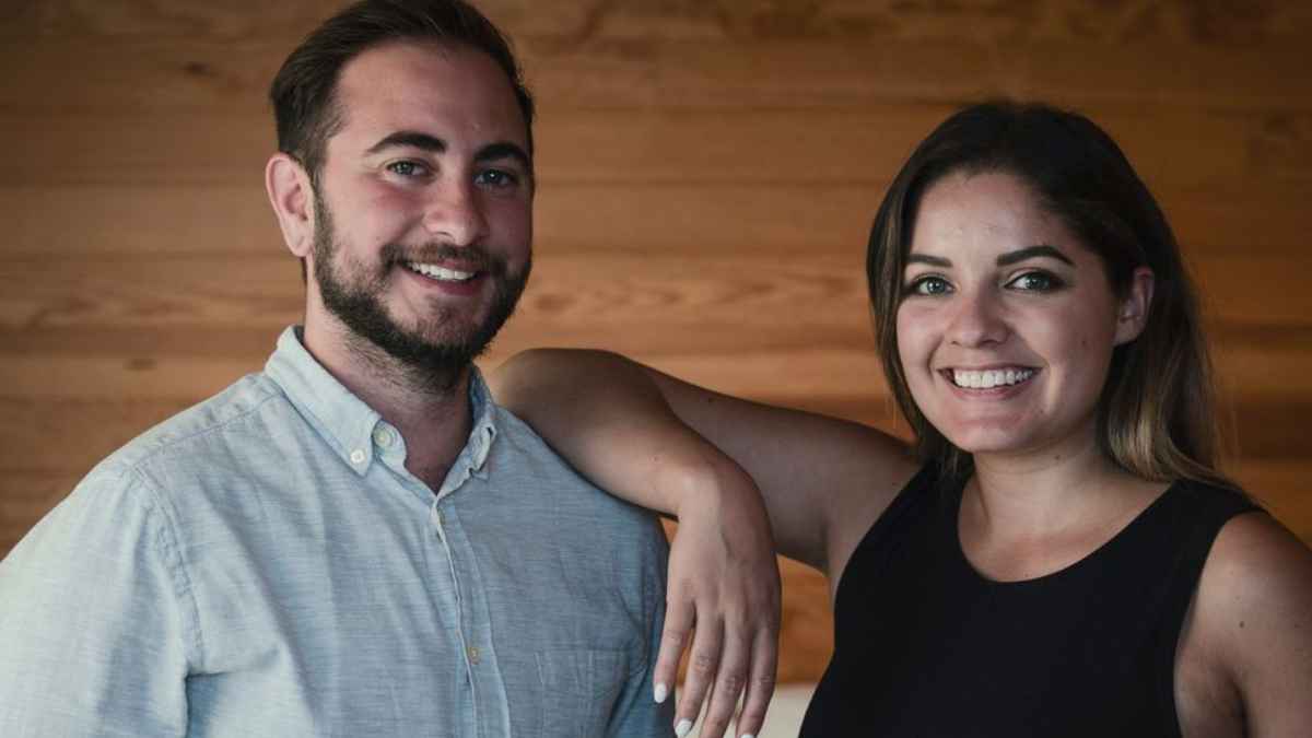 Pareja joven que dejó su trabajo fijo para alquilar pisos en Airbnb y ganar más de 30.000 euros mensuales