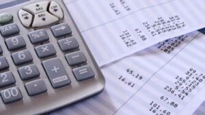 Las empresas tendrán que pagar un 10% más de salario si ingresan más tarde las nóminas de lo acordado