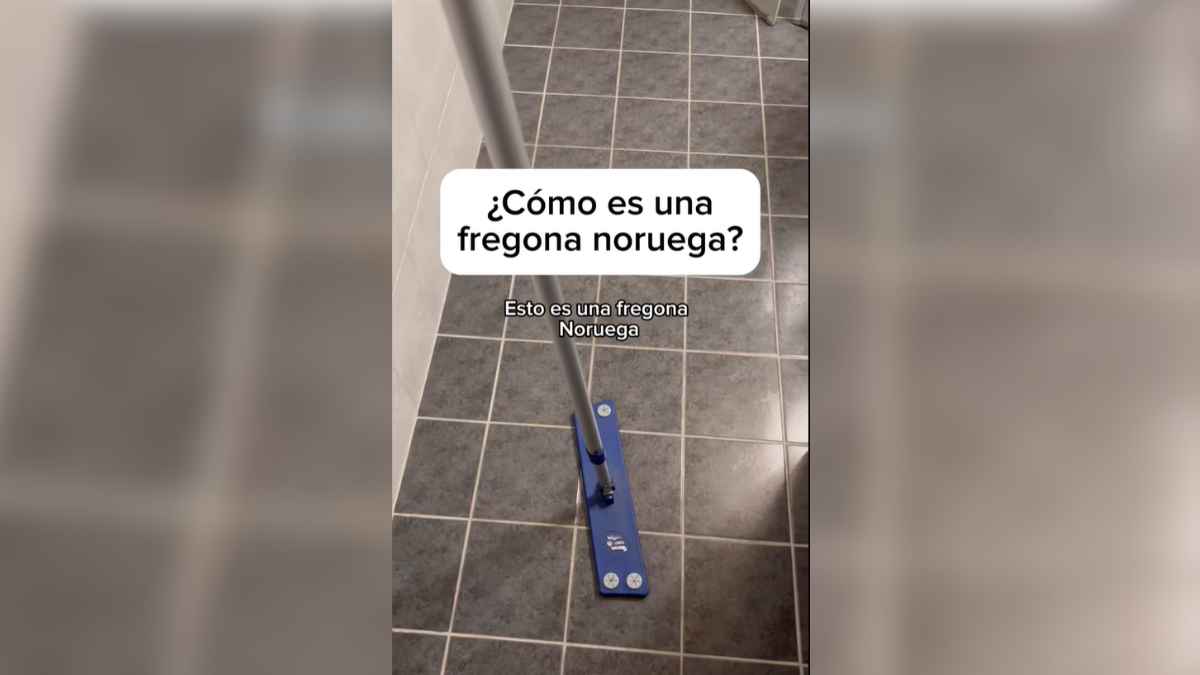 Fregona noruega utilizada para limpiar el suelo, diferente al modelo español tradicional