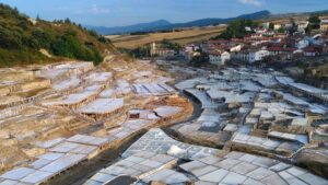 La fábrica de sal más antigua del planeta se encuentra en Álava: El Valle Salado de Añana