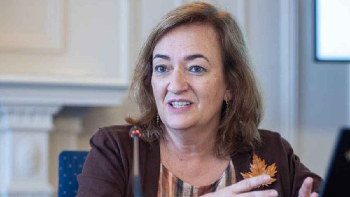 Cristina Herrero, presidenta de AIReF, informa sobre el impacto negativo del Ingreso Mínimo Vital en jóvenes y rentas altas.