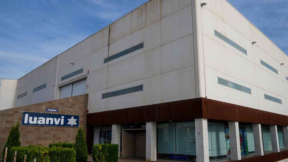 Sede central de Luanvi en Paterna tras el anuncio de concurso voluntario de acreedores