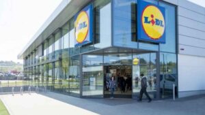 Un trabajador de Lidl explica en qué momento exacto debes ir al supermercado si quieres conseguir productos más baratos