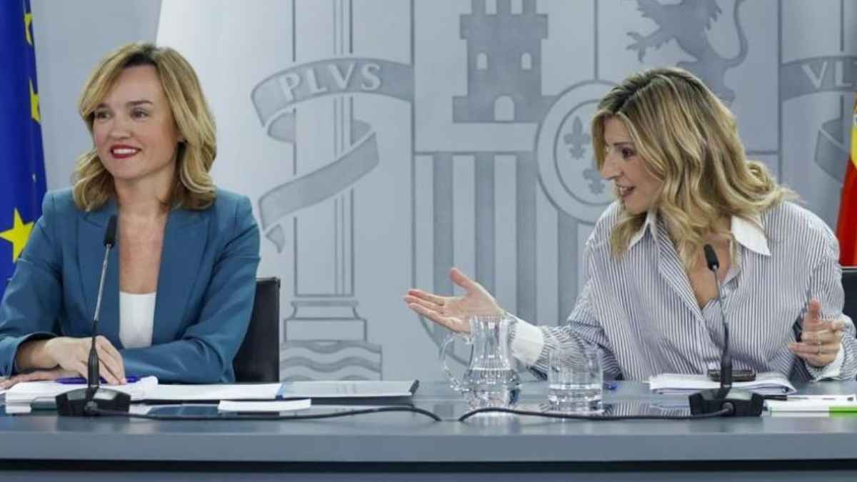 Rueda de prensa anunciando multa récord a Junta Andalucía por auxiliares conversación sin Seguridad Social