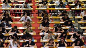 El Gobierno aprueba la oferta de empleo público para 2025 con 36.588 plazas: un 9% menos que en 2024