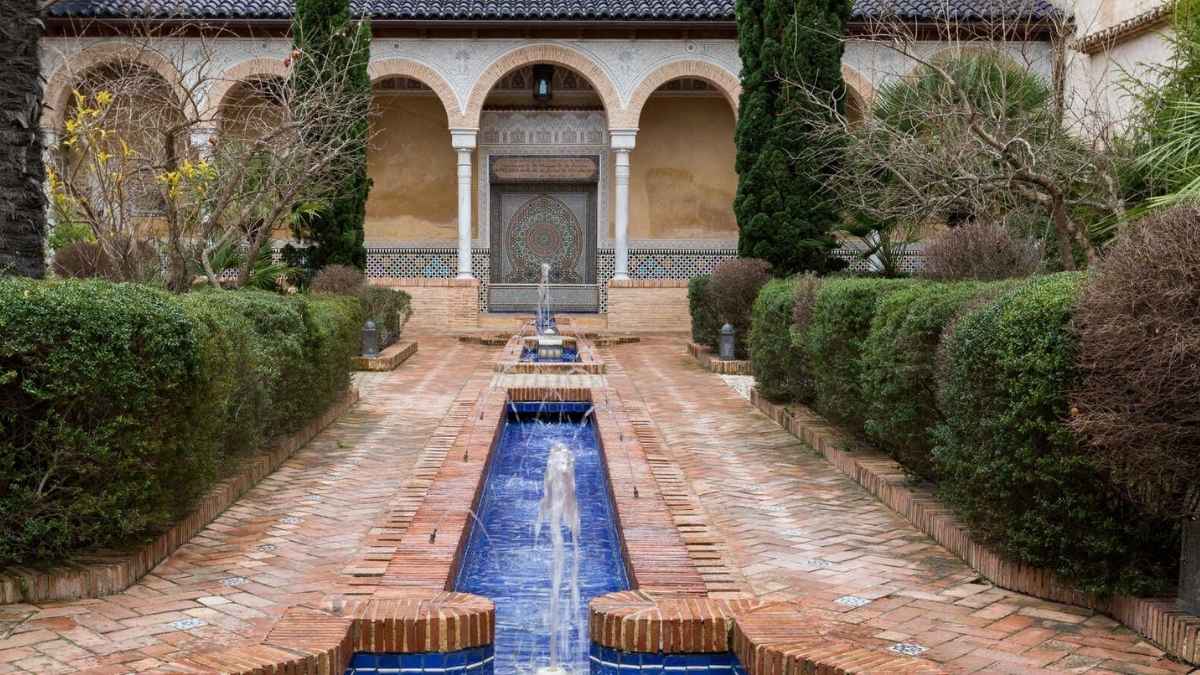 Patio árabe del palacio de los condes de Cervelló en Anna Alhambra valenciana siglo XVII