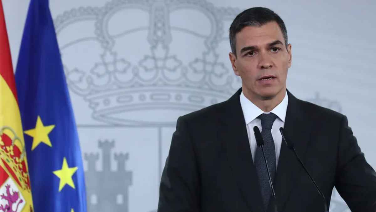 Pedro Sánchez anuncia una inversión superior a 200.000 euros para las escuelas de verano con piscina y transporte en Moncloa