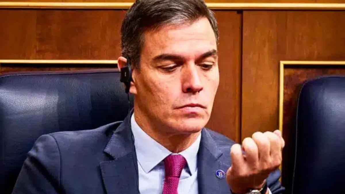 Pedro Sánchez en el Congreso tras polémica por contrato menor en residencia de Lanzarote